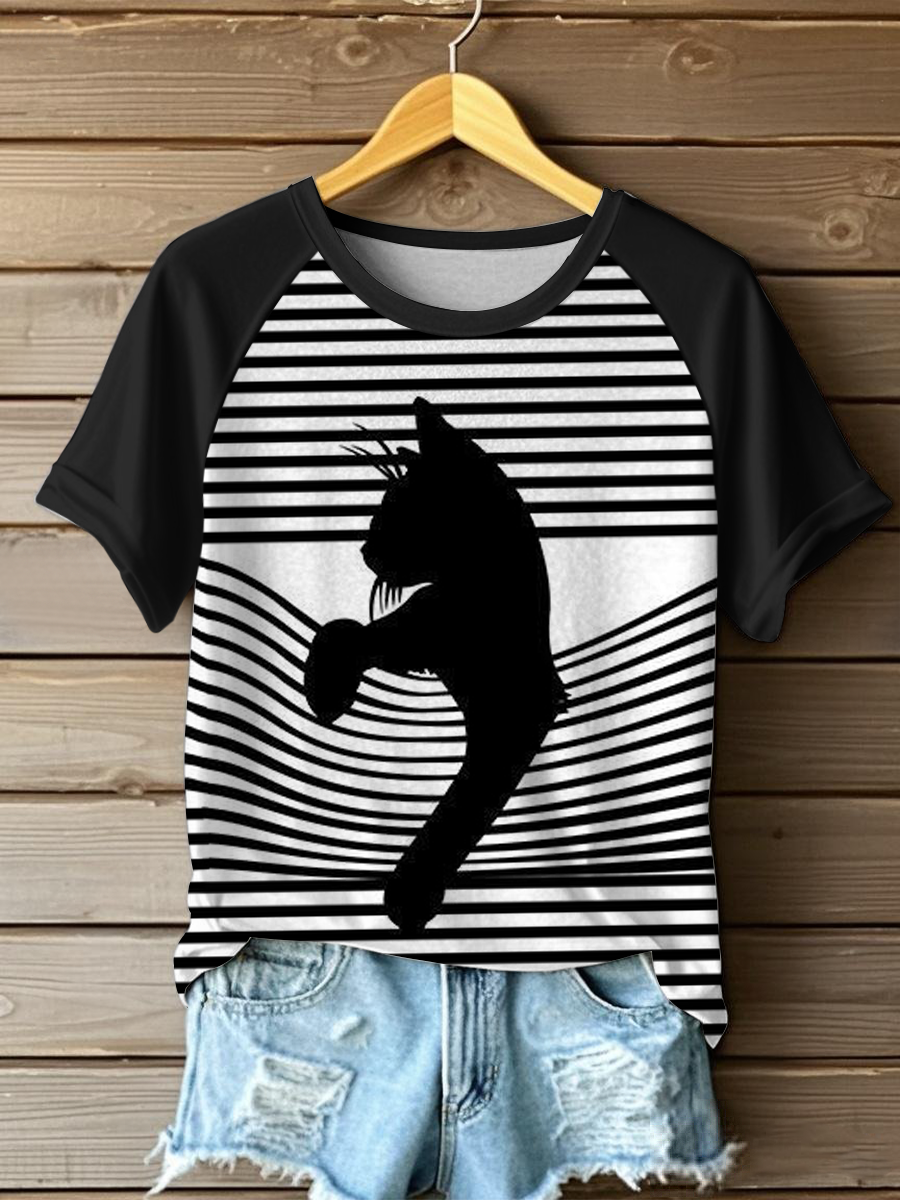 Women's Cat Art Print T-Shirt gracestitchs