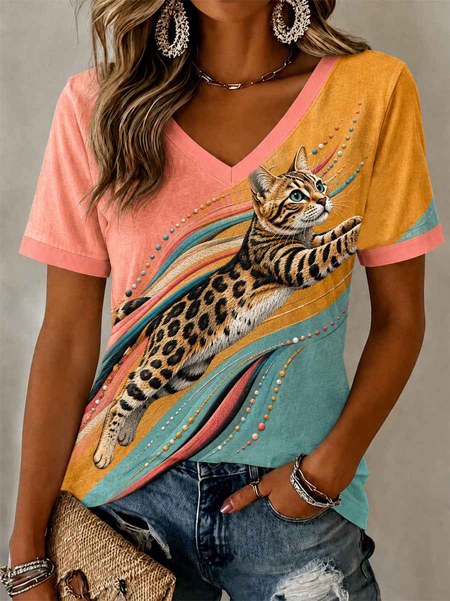 Women's Artistic Cat Print Casual V-Neck Tee